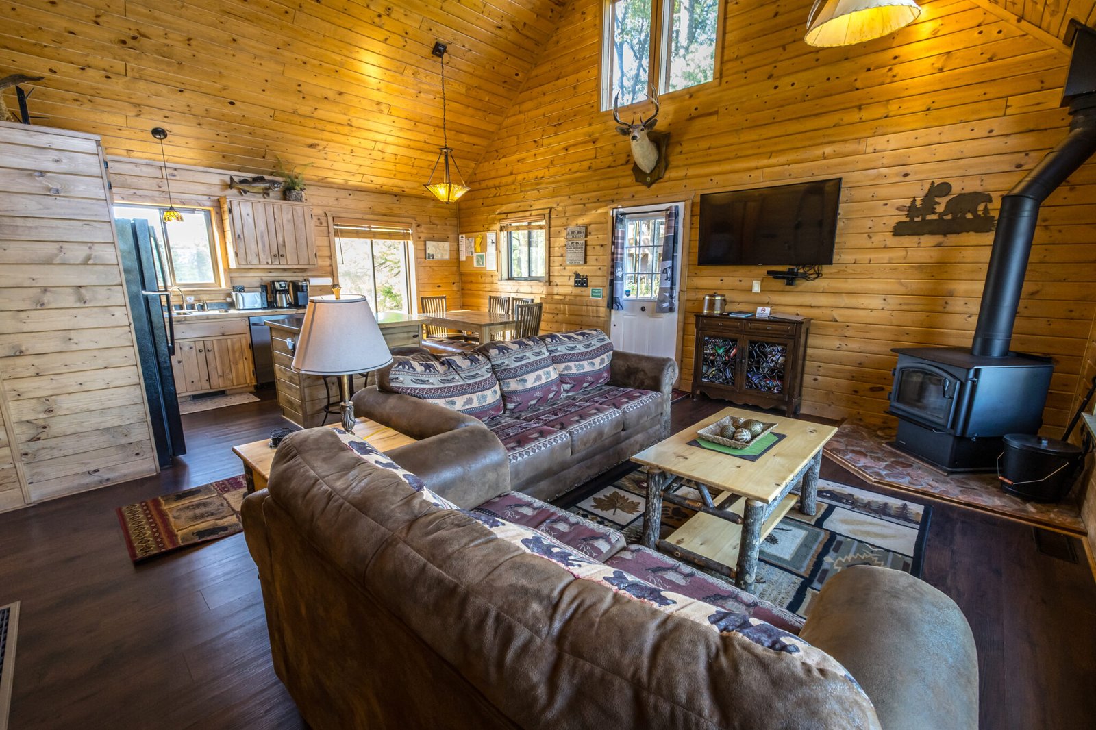 Family room at Lakeside Cabin